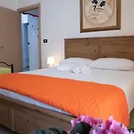 Frühstückspension La Vispa Teresa Zona Ospedale